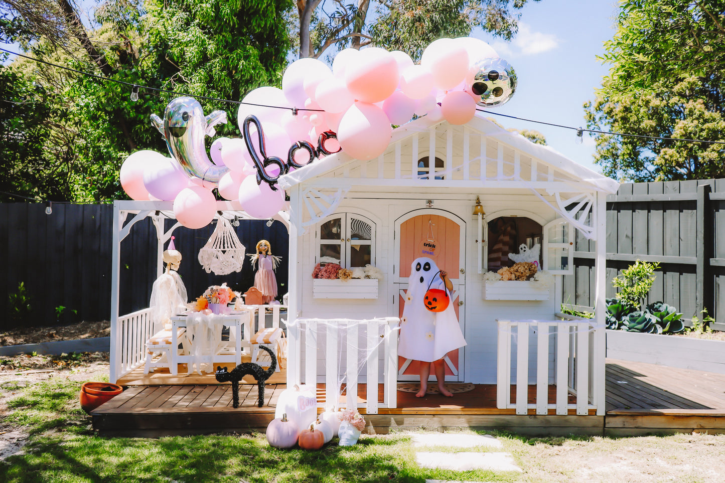 Iridescent Ghost Round Foil Balloon